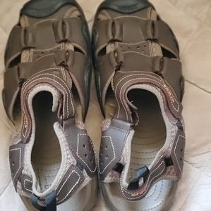 Crocs Men's Leather Fisherman NWT
